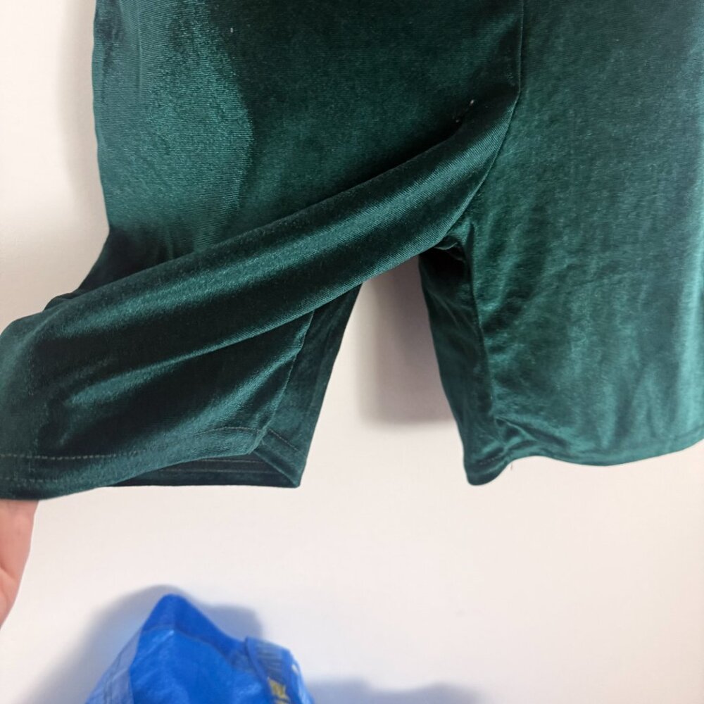 PrettyLittleThing Hunter Green Velvet Romper | Size 6 - Picture 6 of 11